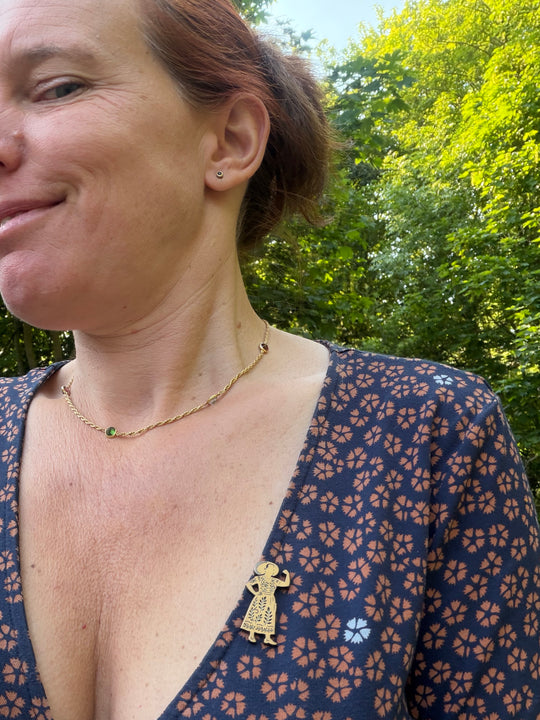 Zeeuws Meisje broche "Saemen kunnen me da!"