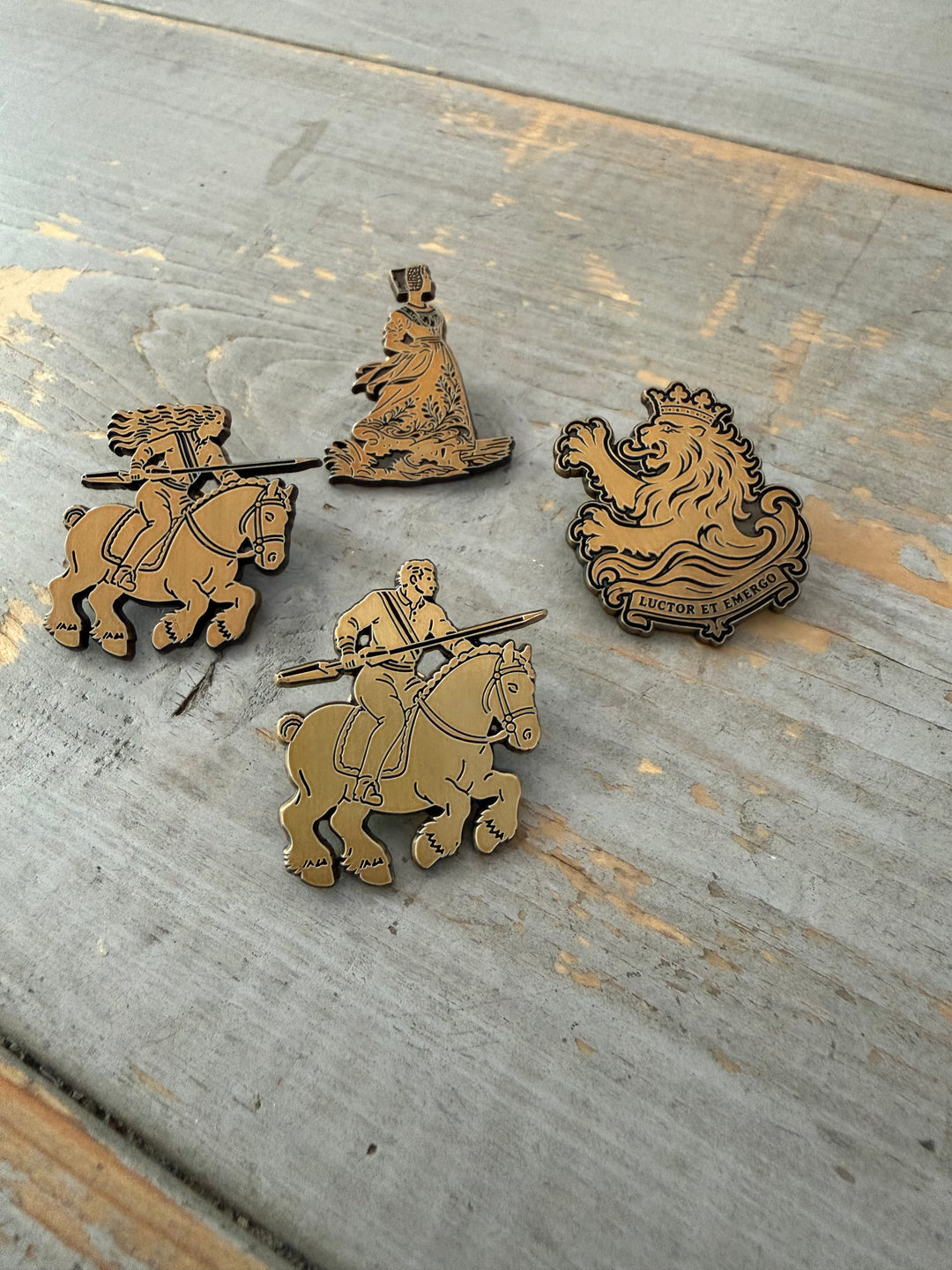 4 Zeeuws Meisje broches 