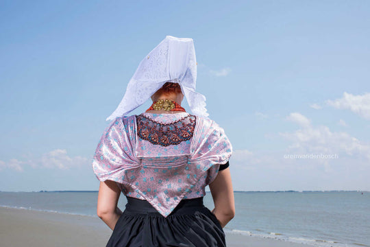 Charlotte Zuid Beveland achterkant Zondagse muts 