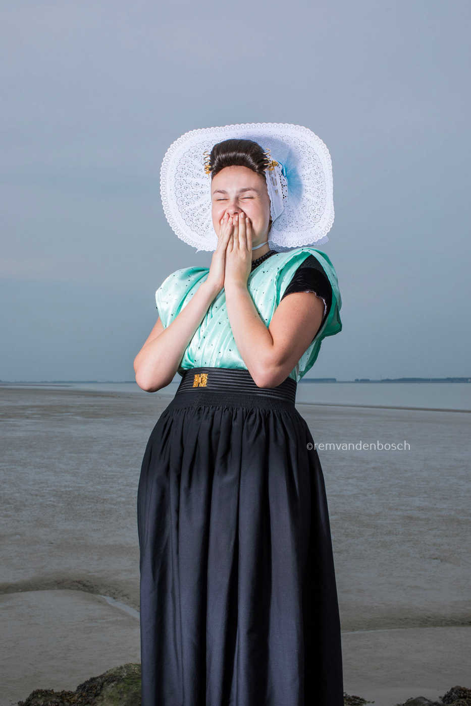 Blije Linde in Arnemuidse dracht 