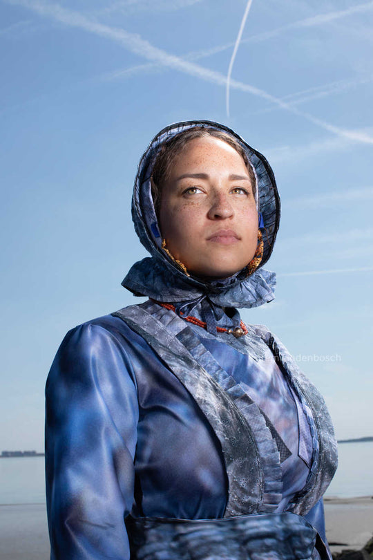 portret Cadzandse dracht in blauw 