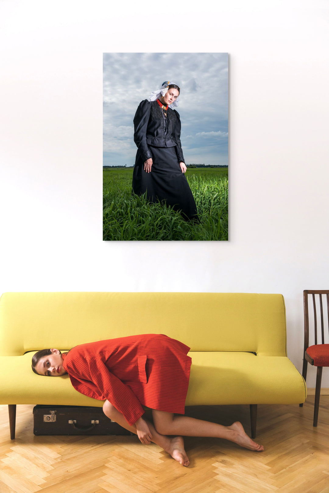 Linde in traditionele dracht van Gooi- en Eemland, muurkunst, fotografie, wanddecoratie 