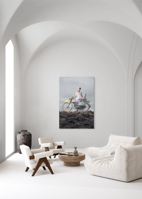 muurdecoratie, Rem van den Bosch , Yael witte brommer, hondje 