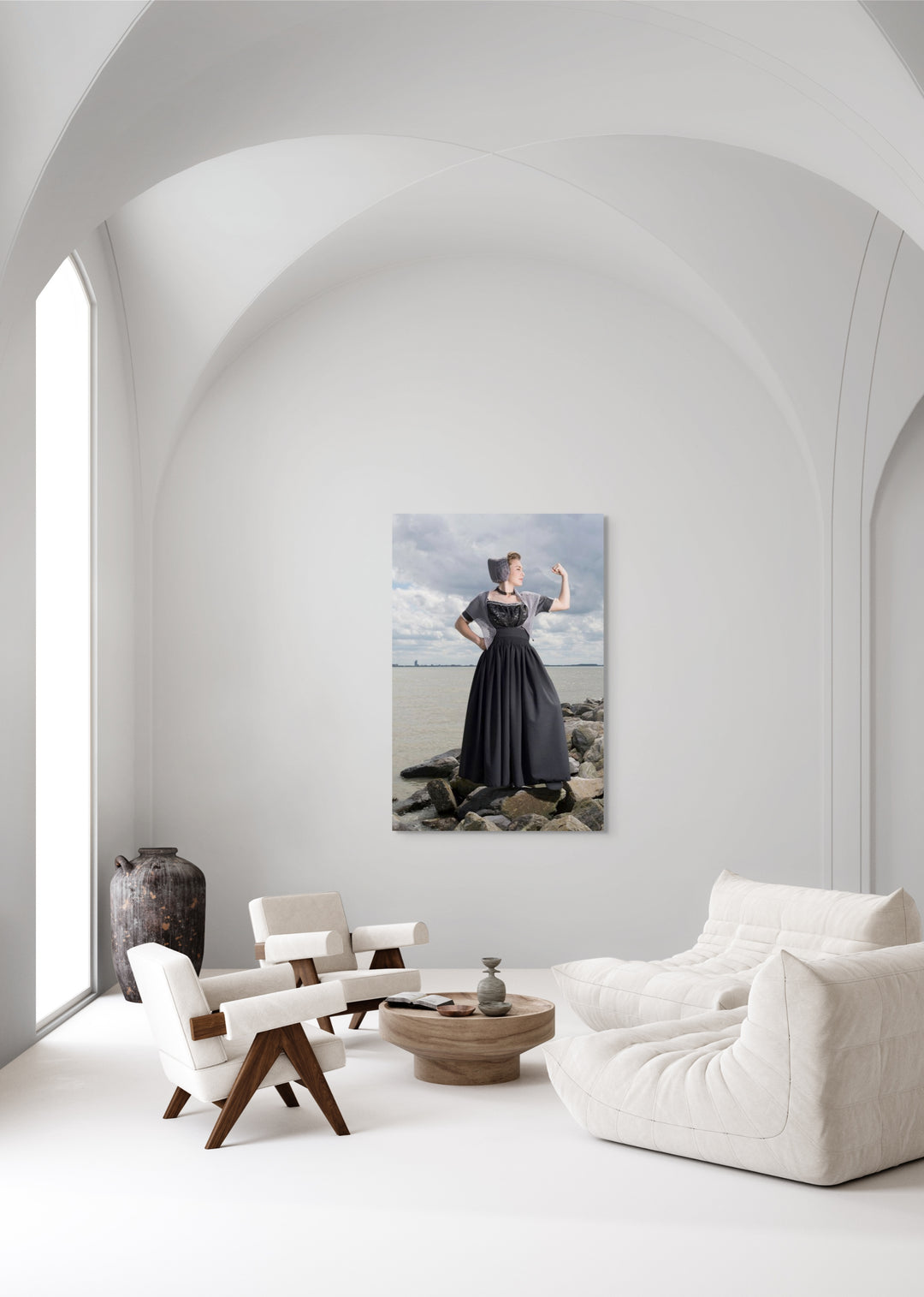 muurdecoratie, Rem van de Bosch, Rebecca in grijze dracht in Yes we can pose 