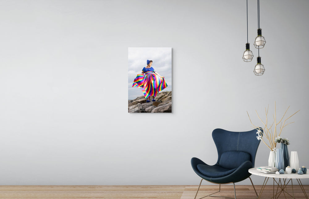 Narena in moderne regenbooginterpretatie van de Walcherse dracht , Zeeuwse wandkunst, muurdecoratie