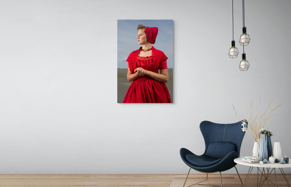 muurdecoratie rem van den bosch , Staand portret van Phoebe in moderne rode Walcherse dracht 