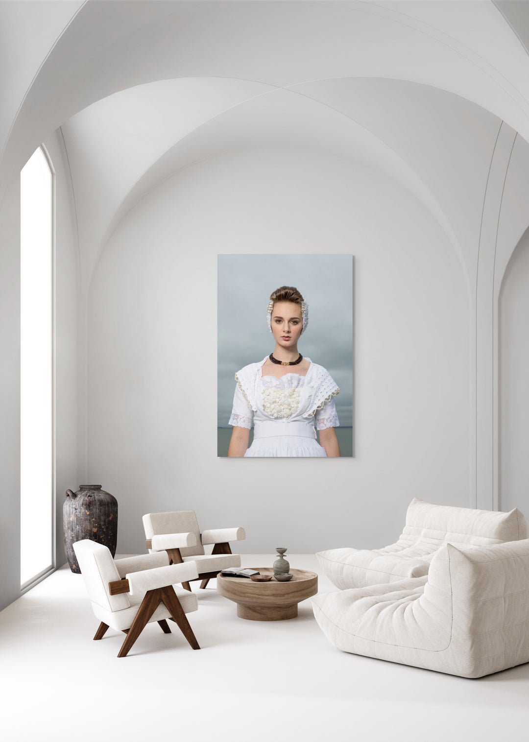 Portret van Yael in witte moderne Walcherse dracht met een beuk vol witte knopen , Zeeuwse wandkunst, muurdecoratie