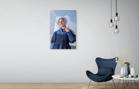 portret van Rosalyn in Thoolse dracht muurdecoratie Rem van Den Bosch 