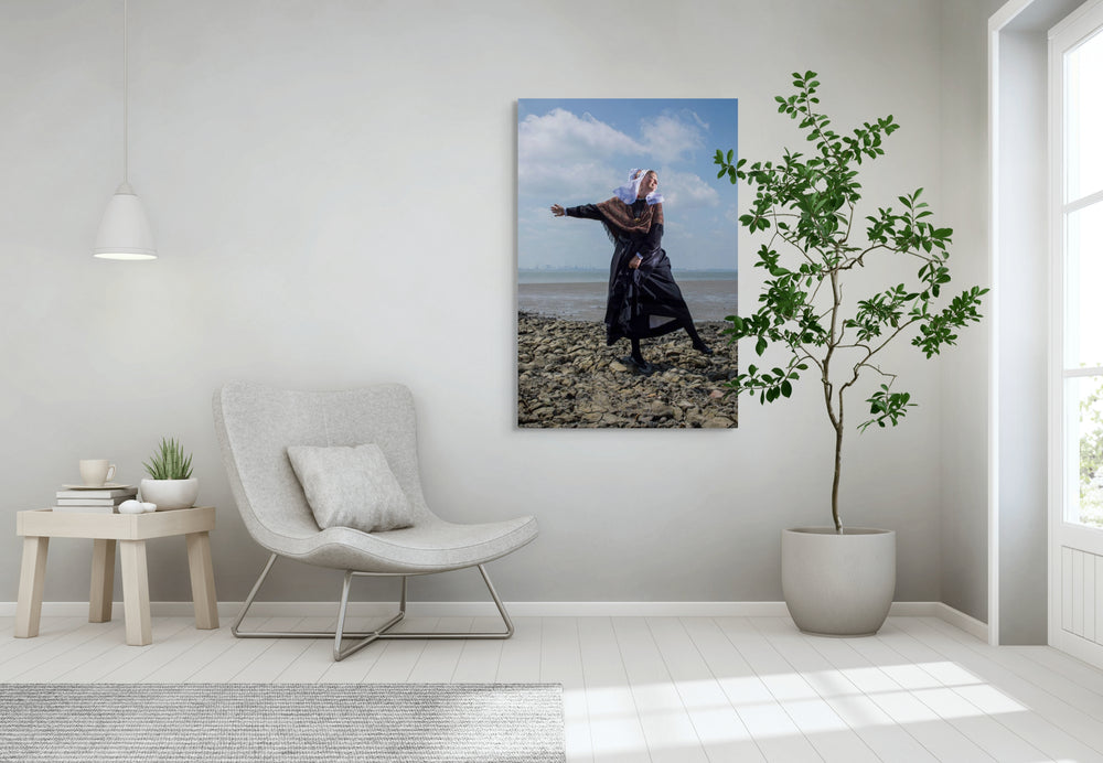blije Hanna in Hulster dracht Muurdecoratie Rem van den Bosch 