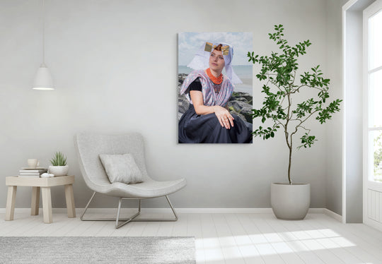 zittend op de dijk beeld van charlotte in Bevelandse dracht wall art 