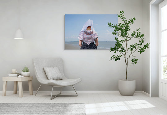 muurdecoratie liggend beeld katholieke dracht Zuid Beveland Rem van den Bosch 