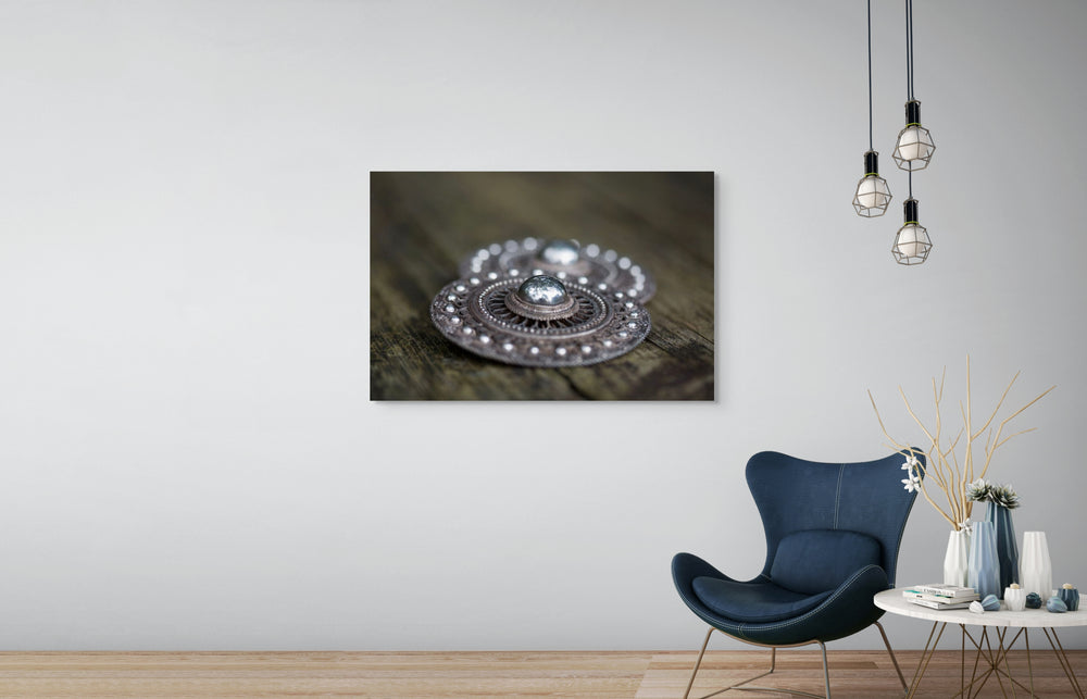 muurdecoratie zilveren broekstukken fotografie Rem van Den Bosch wall art 