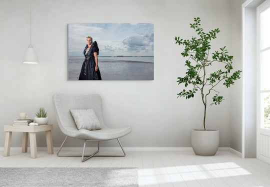 liggend beeld van Ilyana in de dracht van axe Rem van den Bosch 
