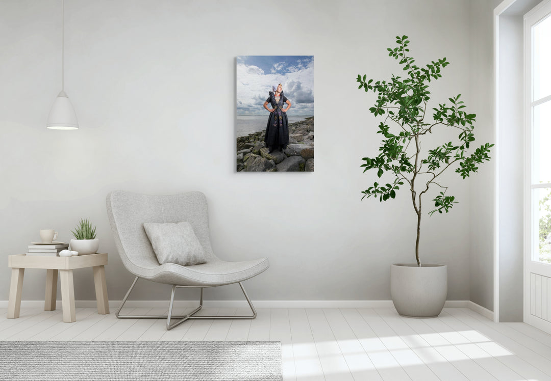 muurdecoratie Ilyana in de dracht van Axel op de dijk rem van den Bosch 
