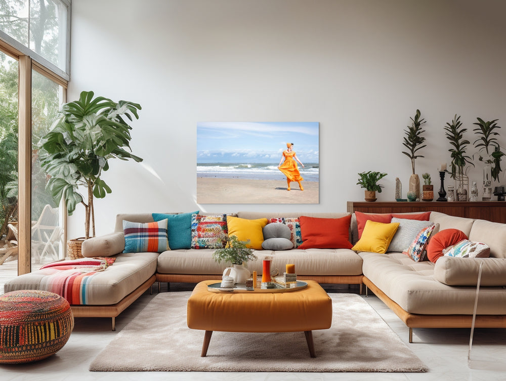 Muurdecoratie liggend beeld Linde in moderne oranje Walcherse dracht aan zee