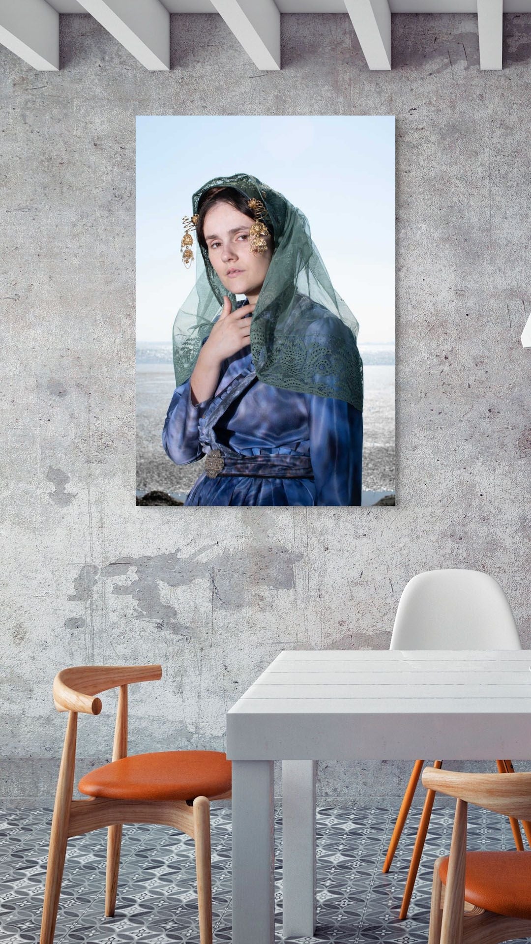 Ingetogen Portret van Linde in de moderne Thoolse dracht